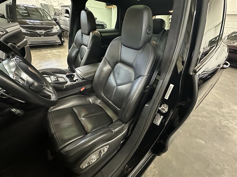 Used 2013 Porsche Cayenne GTS AWD/4WD image 33