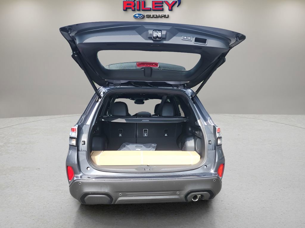 Used 2025 Subaru Forester Touring image 11