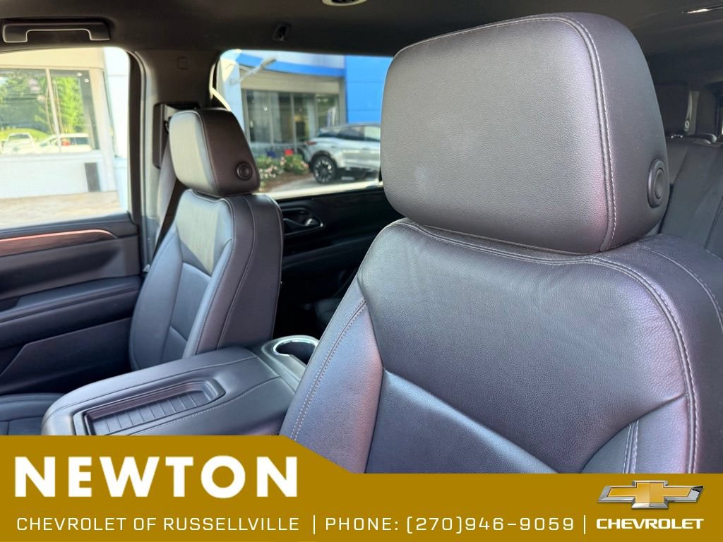 Used 2022 Chevrolet Suburban LT RWD image 16