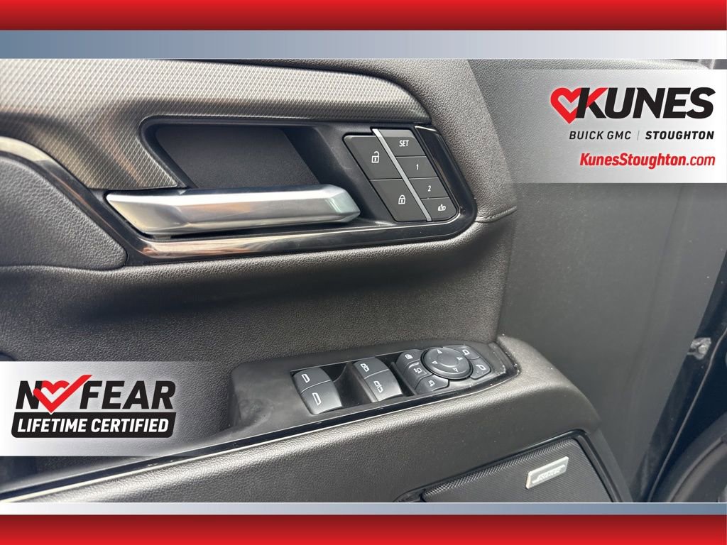 Used 2025 GMC Sierra 2500 AT4 image 25