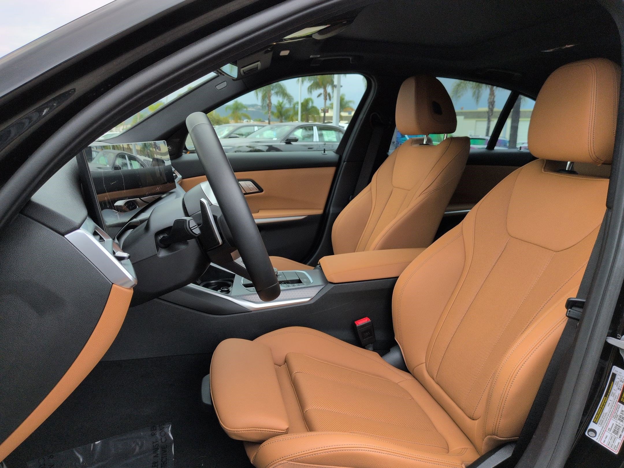 Used 2025 BMW 330i Sedan w/ M Sport Package image 16