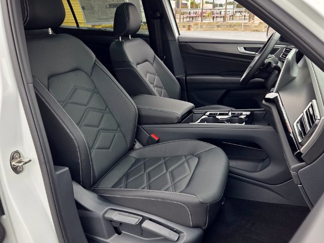 New 2026 Volkswagen Atlas Cross Sport SE FWD image 17