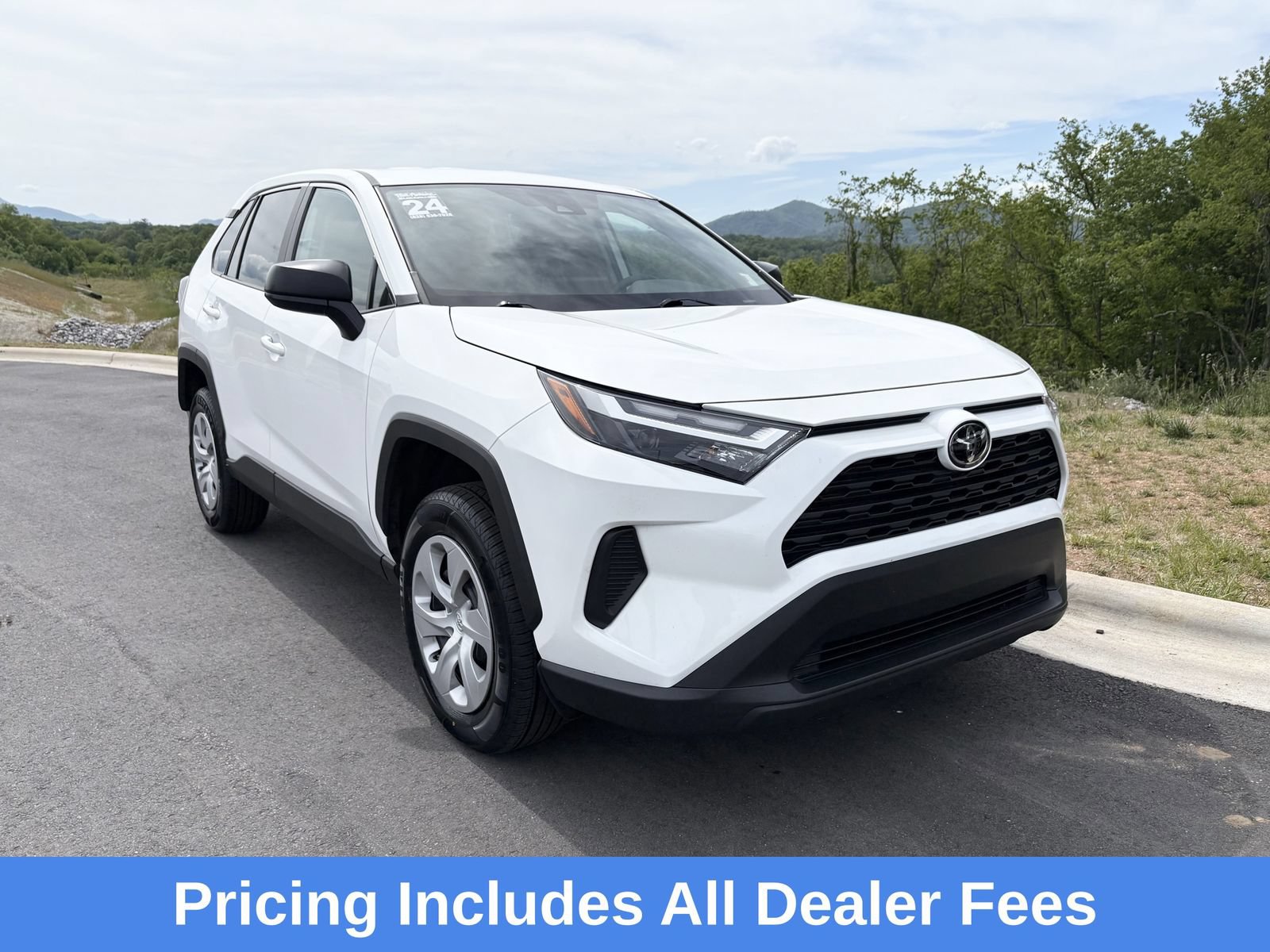 Used 2024 Toyota RAV4 LE FWD image 2