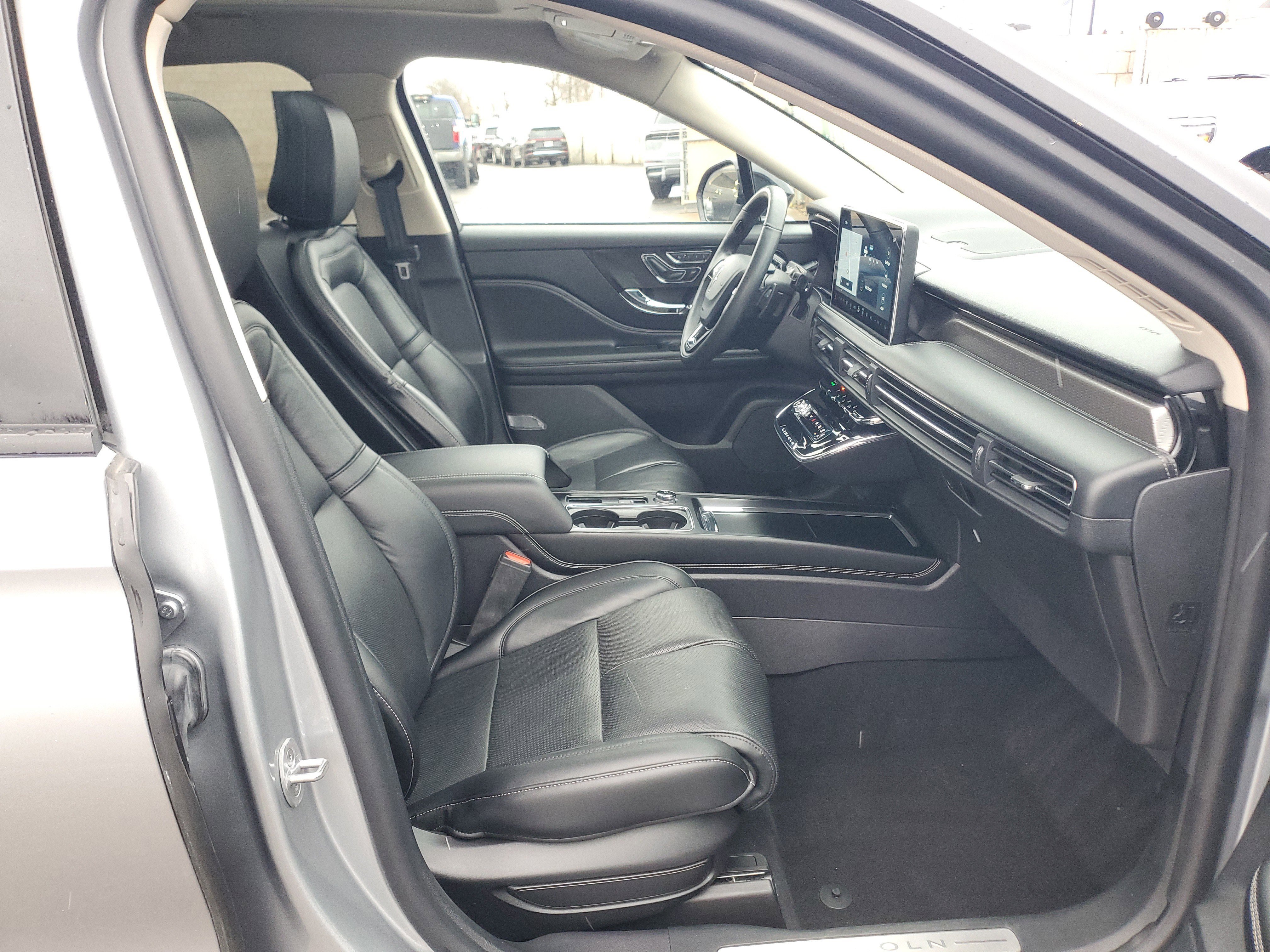 Certified 2023 Lincoln Corsair Reserve w/ Equipment Group 202A image 9