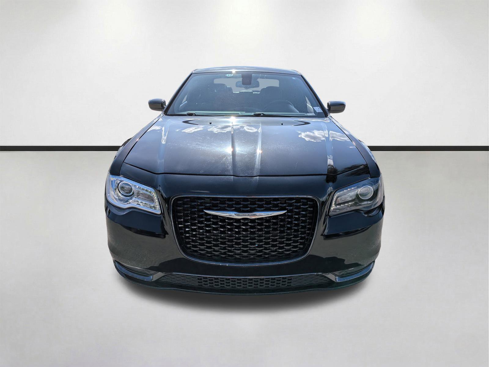 Used 2019 Chrysler 300 S image 10