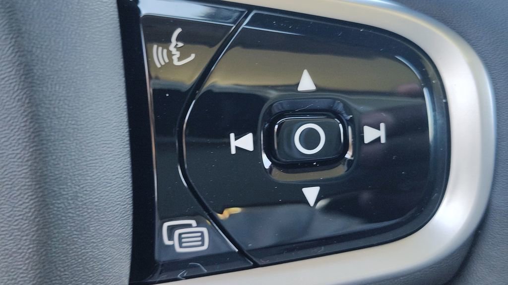 New 2026 Volvo XC90 B6 Ultra image 16