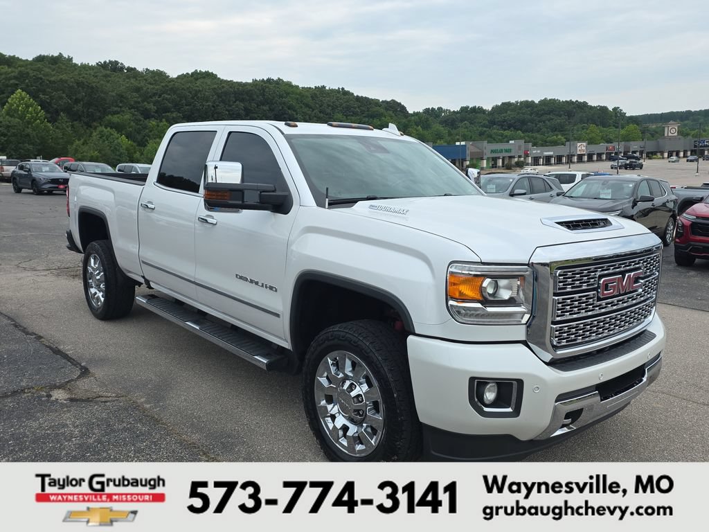 Used 2018 GMC Sierra 2500 Denali w/ Duramax Plus Package AWD/4WD image 2