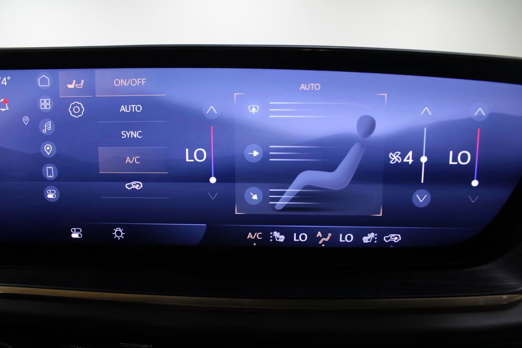 Used 2024 Buick Envision Avenir image 53