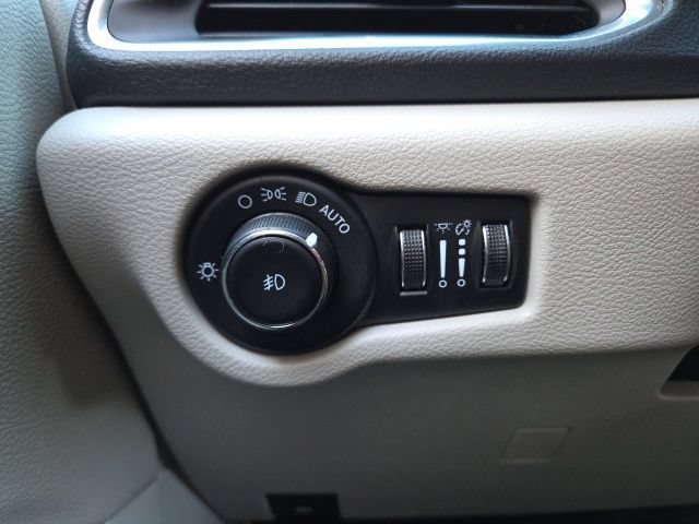 Used 2023 Chrysler Pacifica Limited FWD image 52