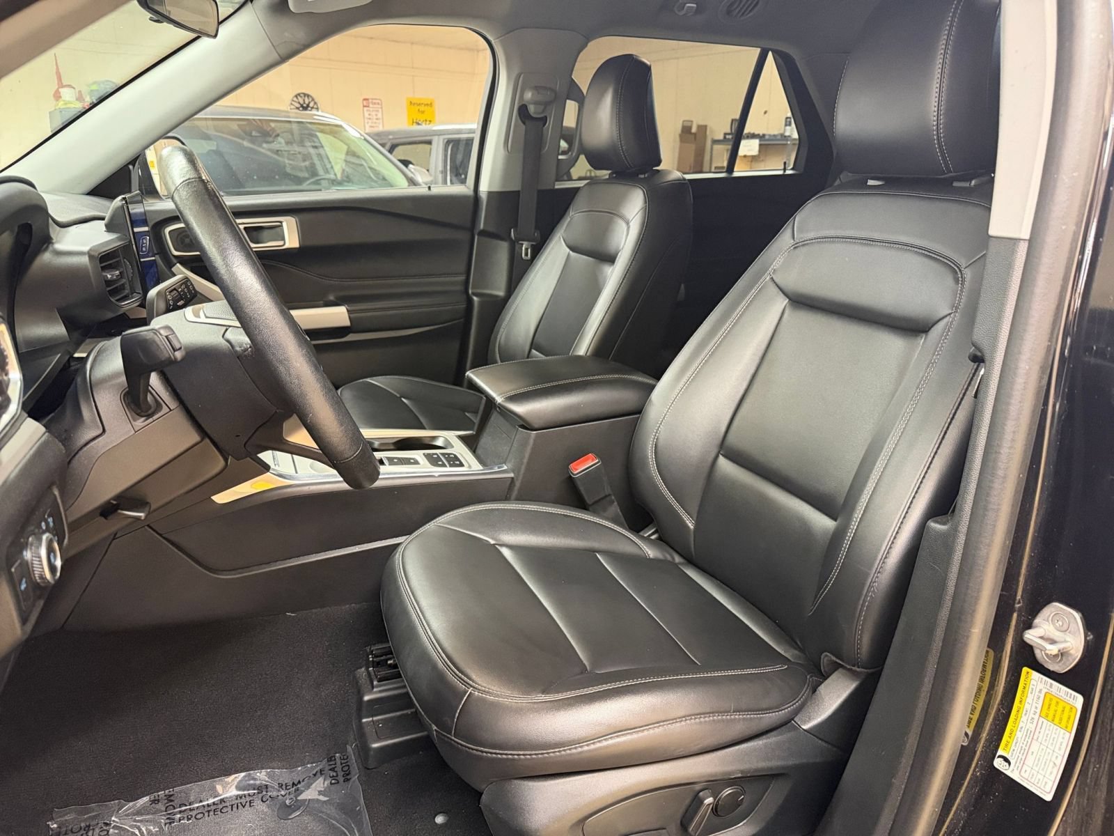 Used 2024 Ford Explorer XLT w/ Equipment Group 202A RWD image 39