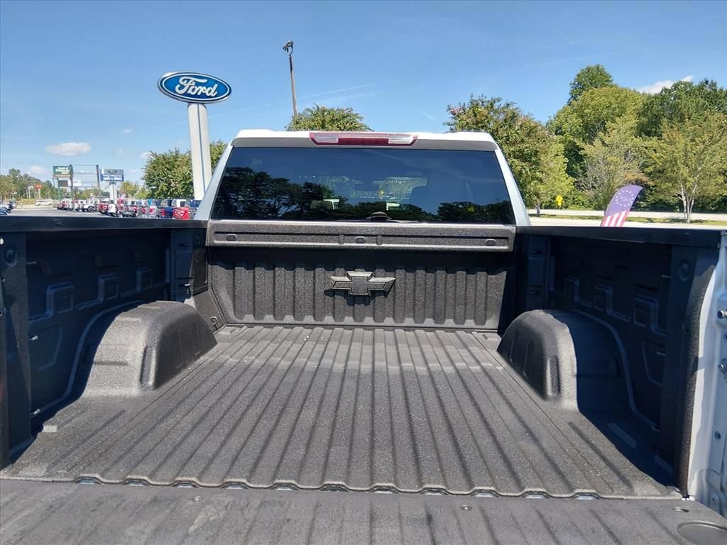 Used 2021 Chevrolet Silverado 1500 LT AWD/4WD image 15
