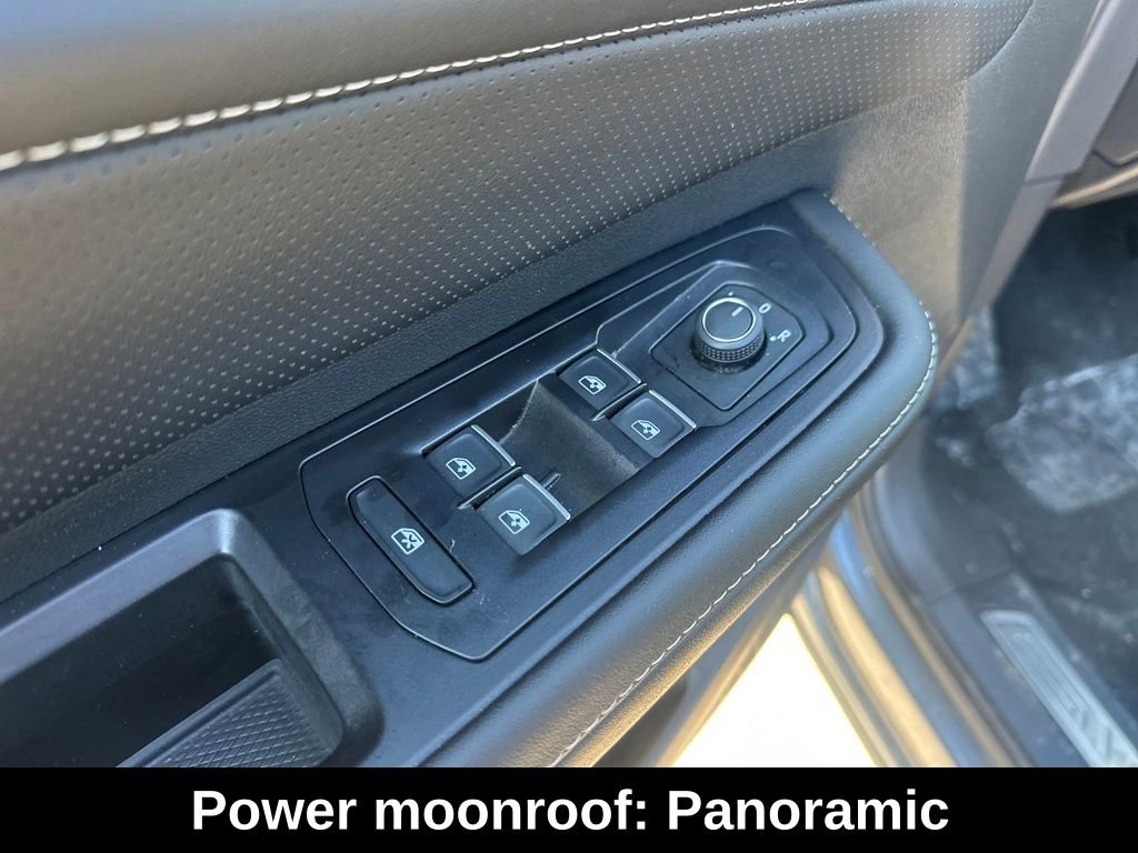 Used 2025 Volkswagen Atlas Cross Sport SEL image 11