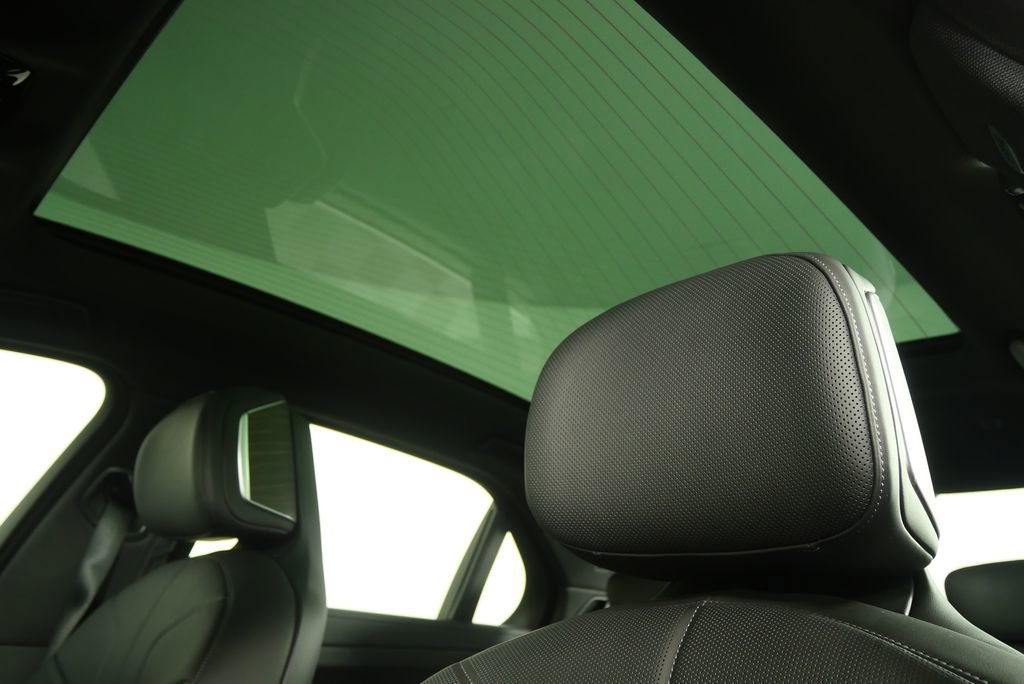 Used 2026 BMW 750e xDrive image 12