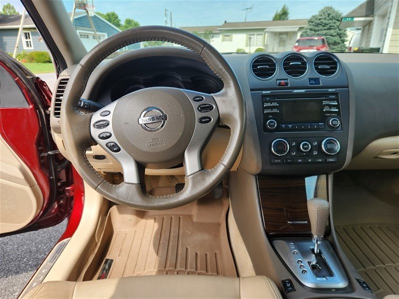 Used 2012 Nissan Altima 2.5 SL w/ Convenience Pkg image 16