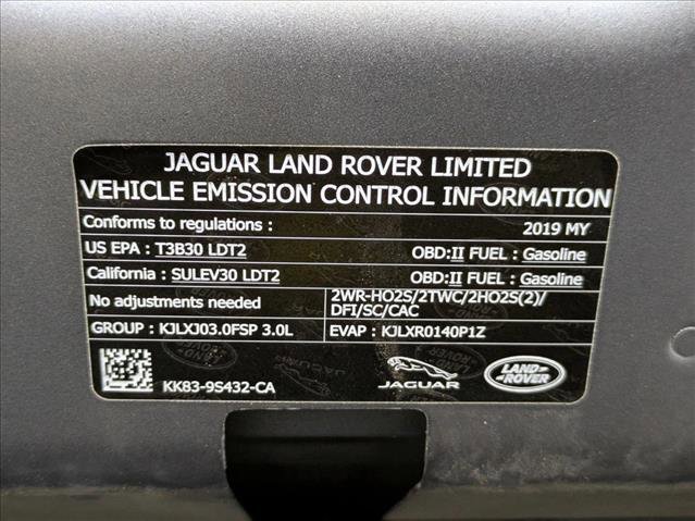 Used 2019 Land Rover Range Rover Velar R-Dynamic SE image 26