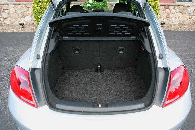 Used 2013 Volkswagen Beetle 2.0T FWD image 14