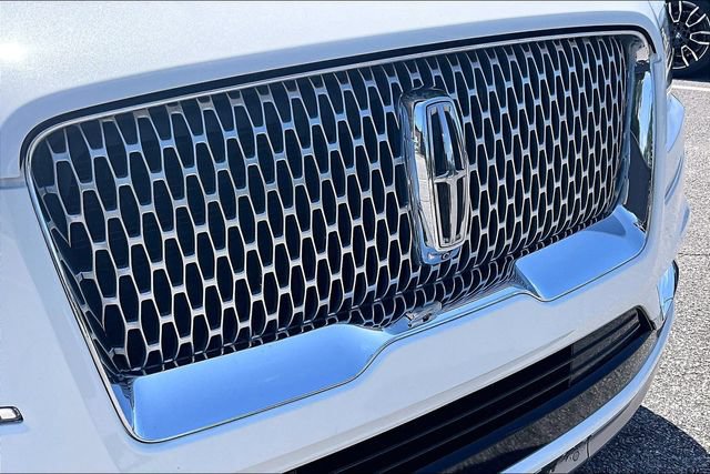 Used 2021 Lincoln Navigator Reserve w/ Luxury Package AWD/4WD image 32