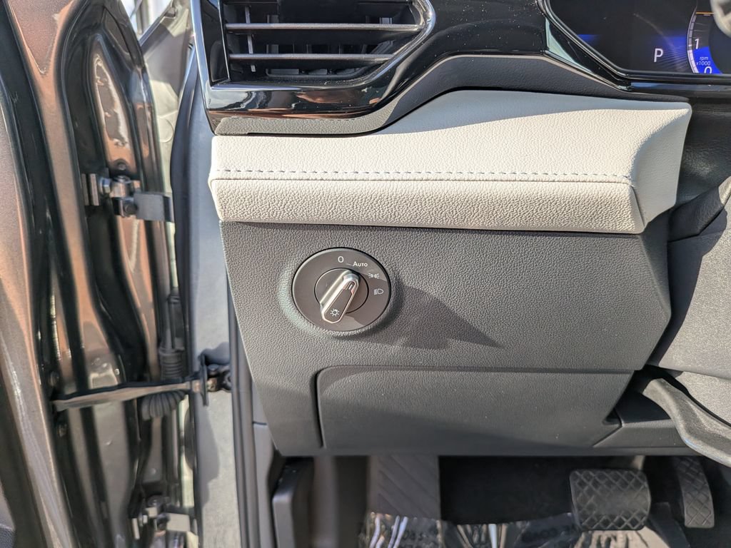Certified 2025 Volkswagen Taos S FWD image 23
