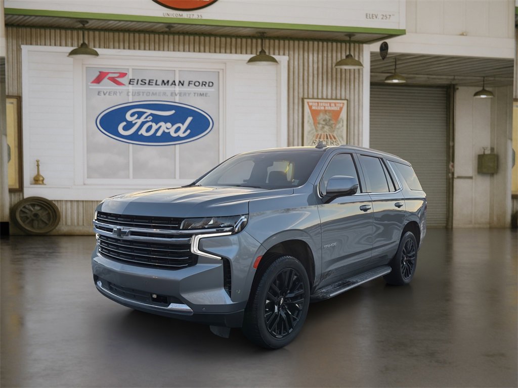 Used 2023 Chevrolet Tahoe LT w/ Luxury Package image 2