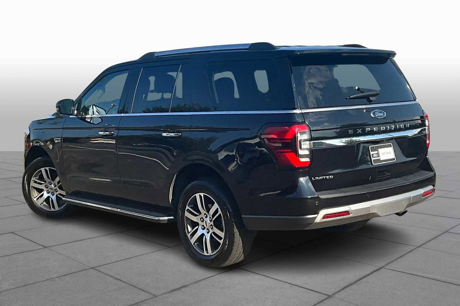 Used 2023 Ford Expedition Limited image 21