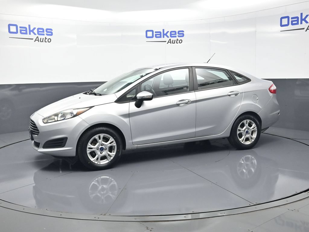 Used 2016 Ford Fiesta SE w/ Cold Weather Package FWD image 5