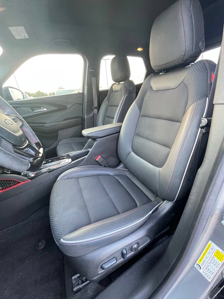 Used 2023 Chevrolet TrailBlazer RS w/ Sun and Liftgate Package FWD image 10