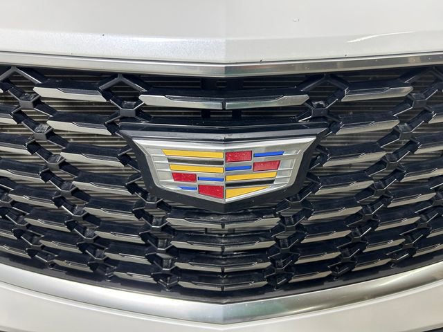 Used 2019 Cadillac XT4 Luxury w/ Cold Weather Package image 10