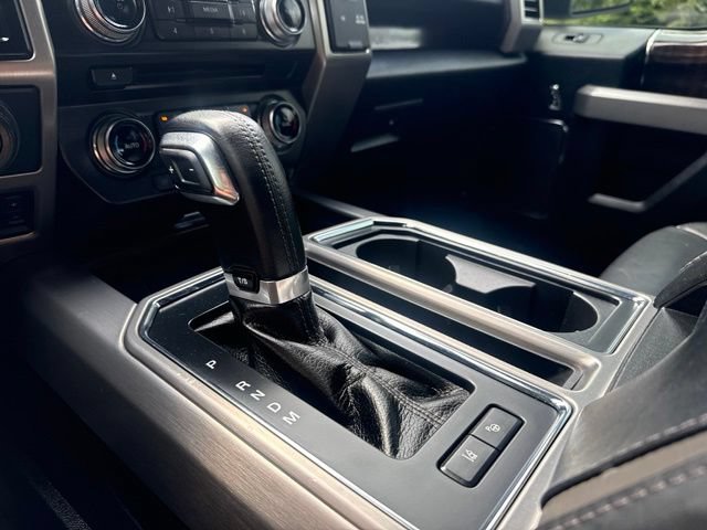 Used 2017 Ford F150 Platinum w/ Equipment Group 701A Luxury AWD/4WD image 34