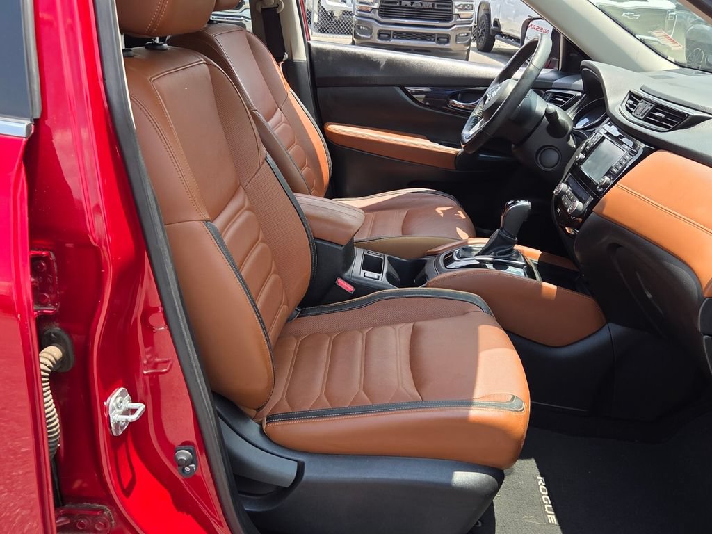 Used 2017 Nissan Rogue SL w/ SL Premium Package FWD image 13