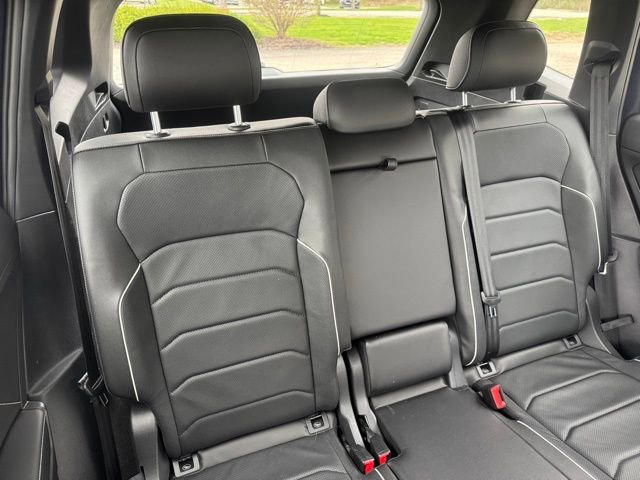 Used 2022 Volkswagen Tiguan SEL R-Line image 32