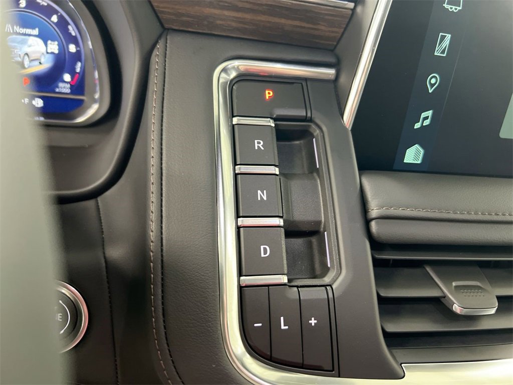 Used 2024 Chevrolet Tahoe High Country image 17