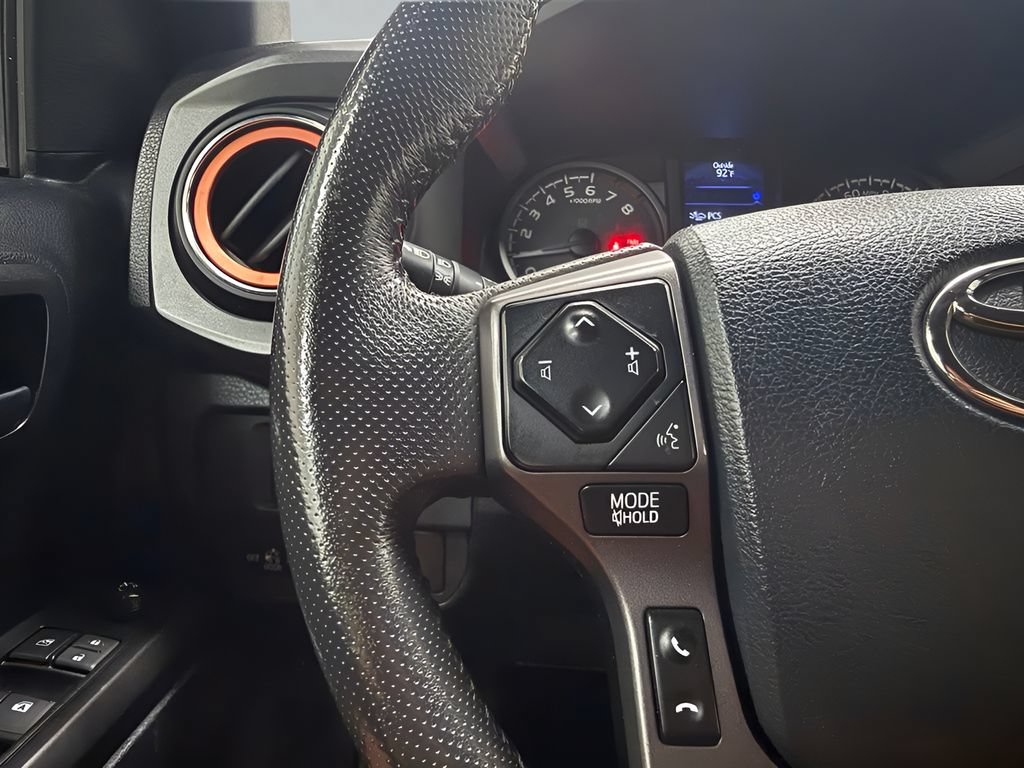 Used 2019 Toyota Tacoma TRD Sport w/ Technology Package AWD/4WD image 35