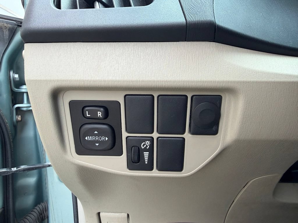 Used 2014 Toyota Prius Four FWD image 20