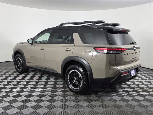 Used 2025 Nissan Pathfinder Rock Creek image 7