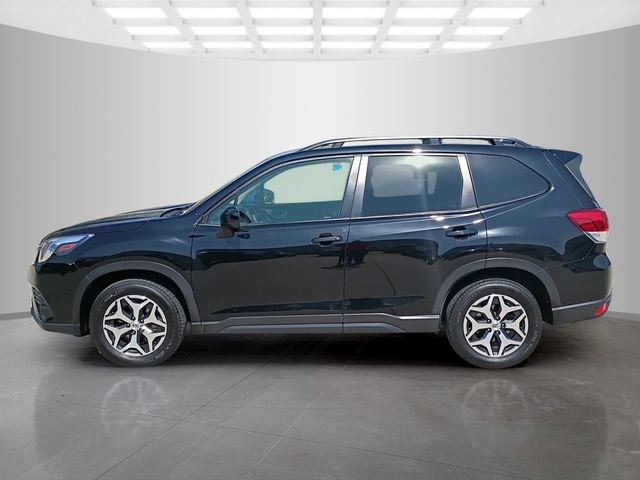 Used 2022 Subaru Forester Premium image 8