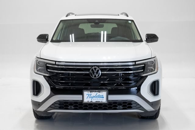 Used 2024 Volkswagen Atlas Peak Edition SEL AWD/4WD image 4