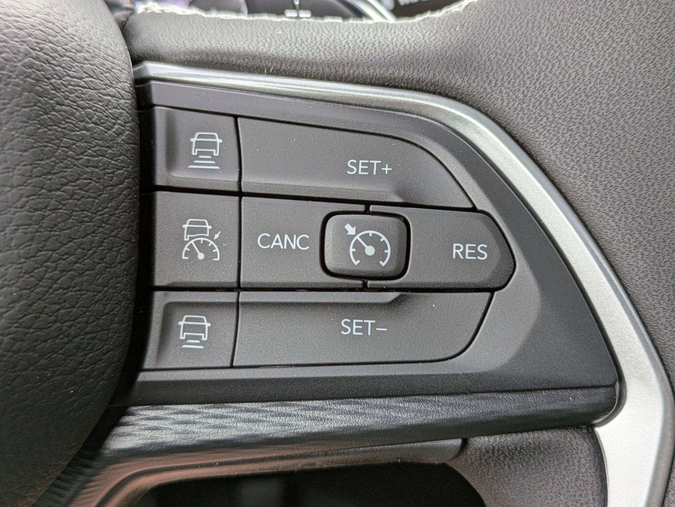 New 2025 Jeep Grand Cherokee L Altitude image 16