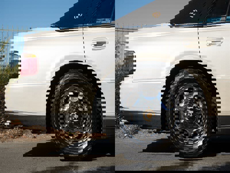 Used 1999 Cadillac Seville SLS w/ Personalization Pkg image 9