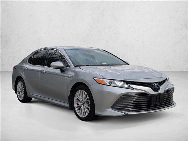 Used 2020 Toyota Camry XLE image 3