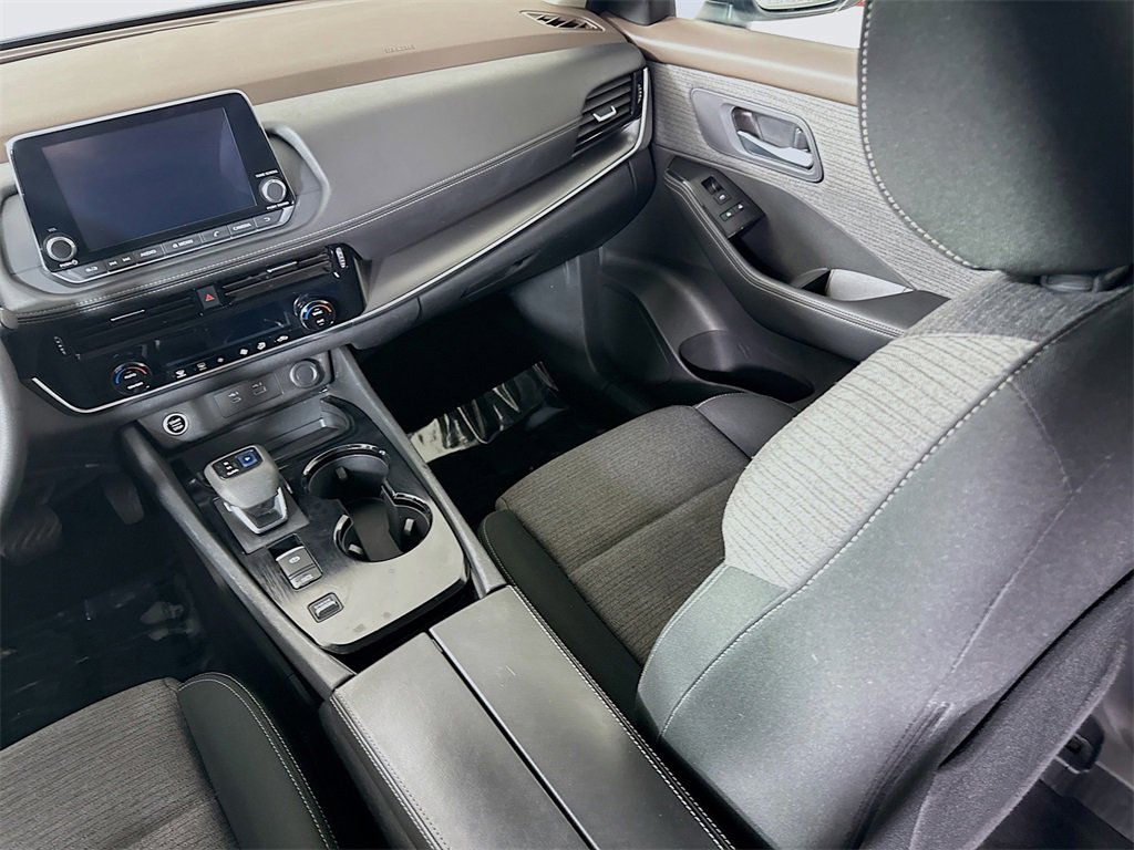 Certified 2022 Nissan Rogue SV image 24