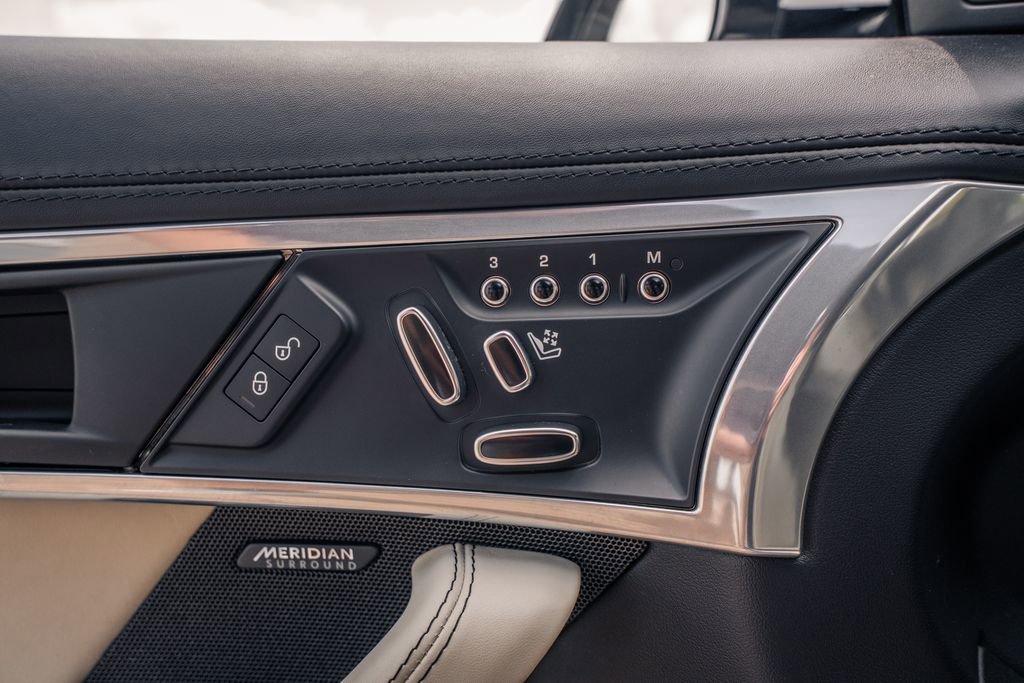 Used 2020 Jaguar F-TYPE R-Dynamic image 18