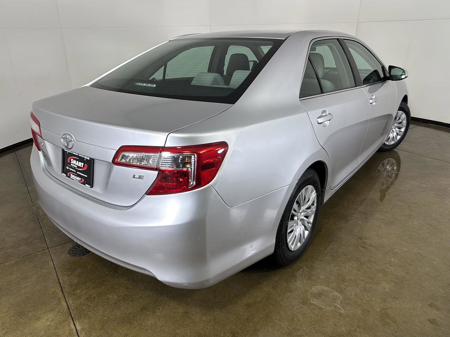 Used 2014 Toyota Camry LE FWD image 11