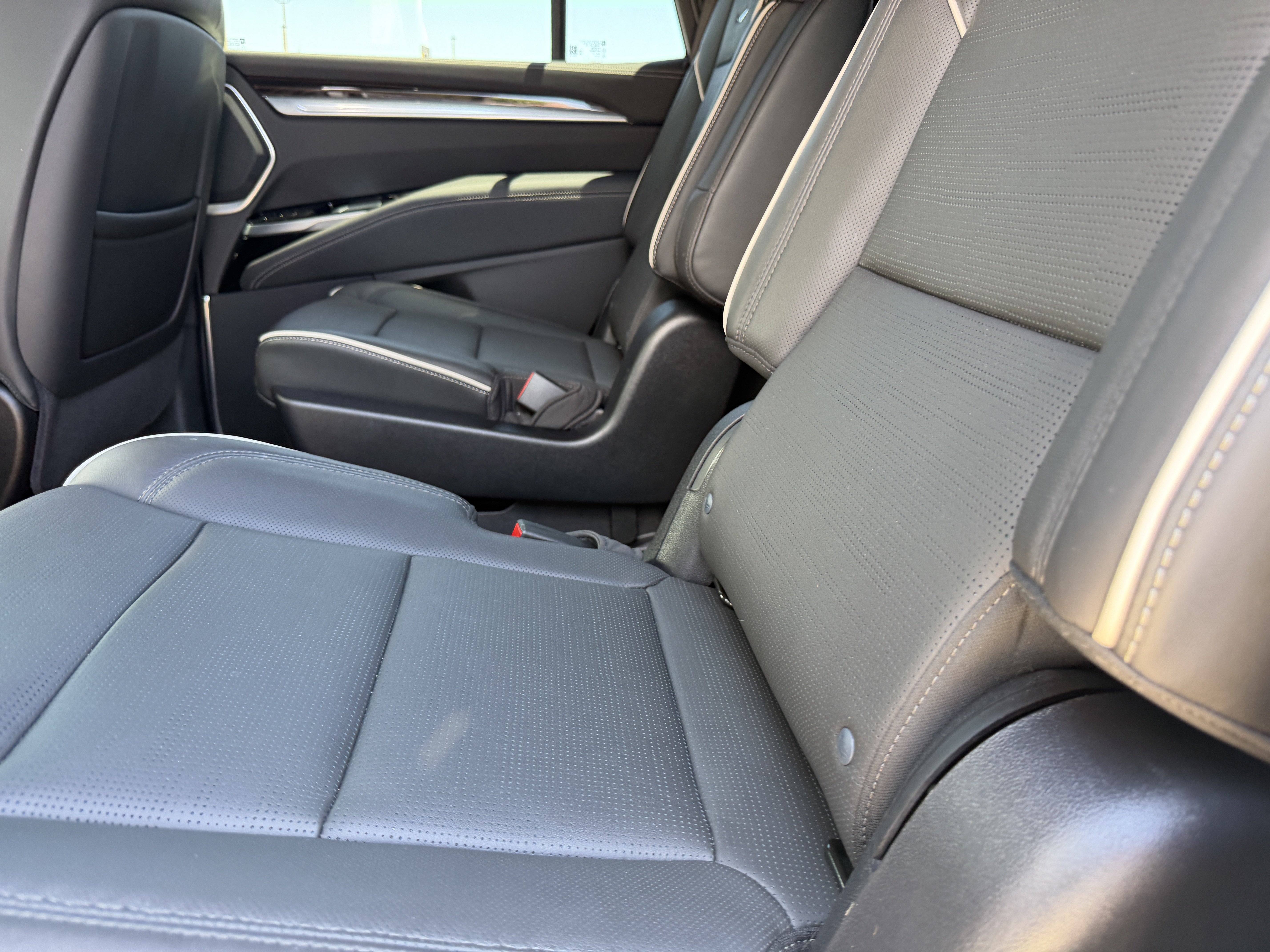 Used 2025 Cadillac Escalade Premium Luxury w/ Touring Package AWD/4WD image 18