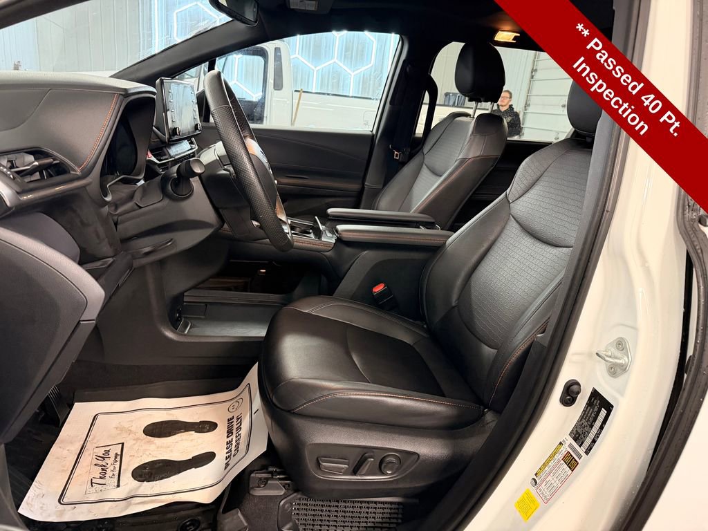 Used 2023 Toyota Sienna XSE image 10