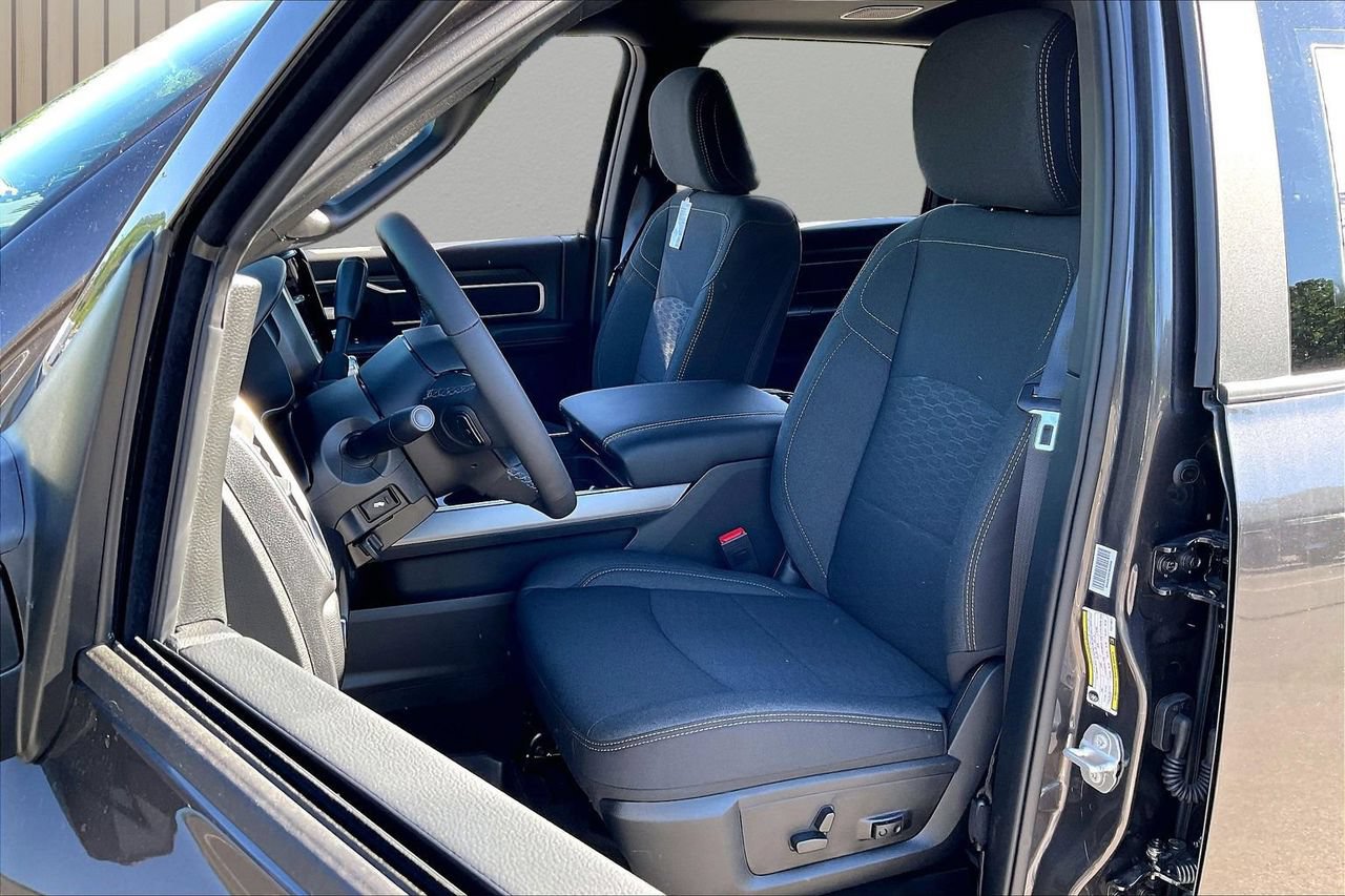 New 2026 RAM 2500 Big Horn AWD/4WD image 20