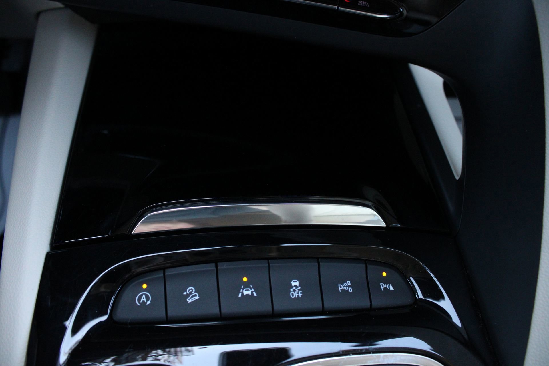 Used 2023 Buick Envision Avenir AWD/4WD image 48