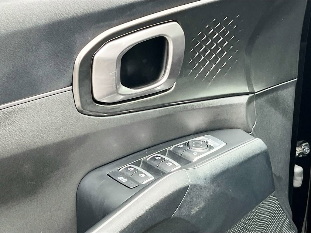 Used 2023 Kia Sorento EX image 18