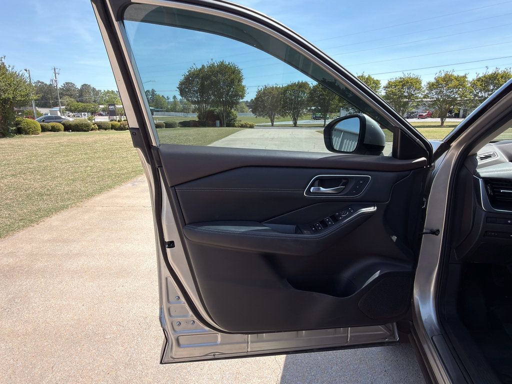 Certified 2023 Nissan Rogue Platinum w/ Platinum Premium Package image 6