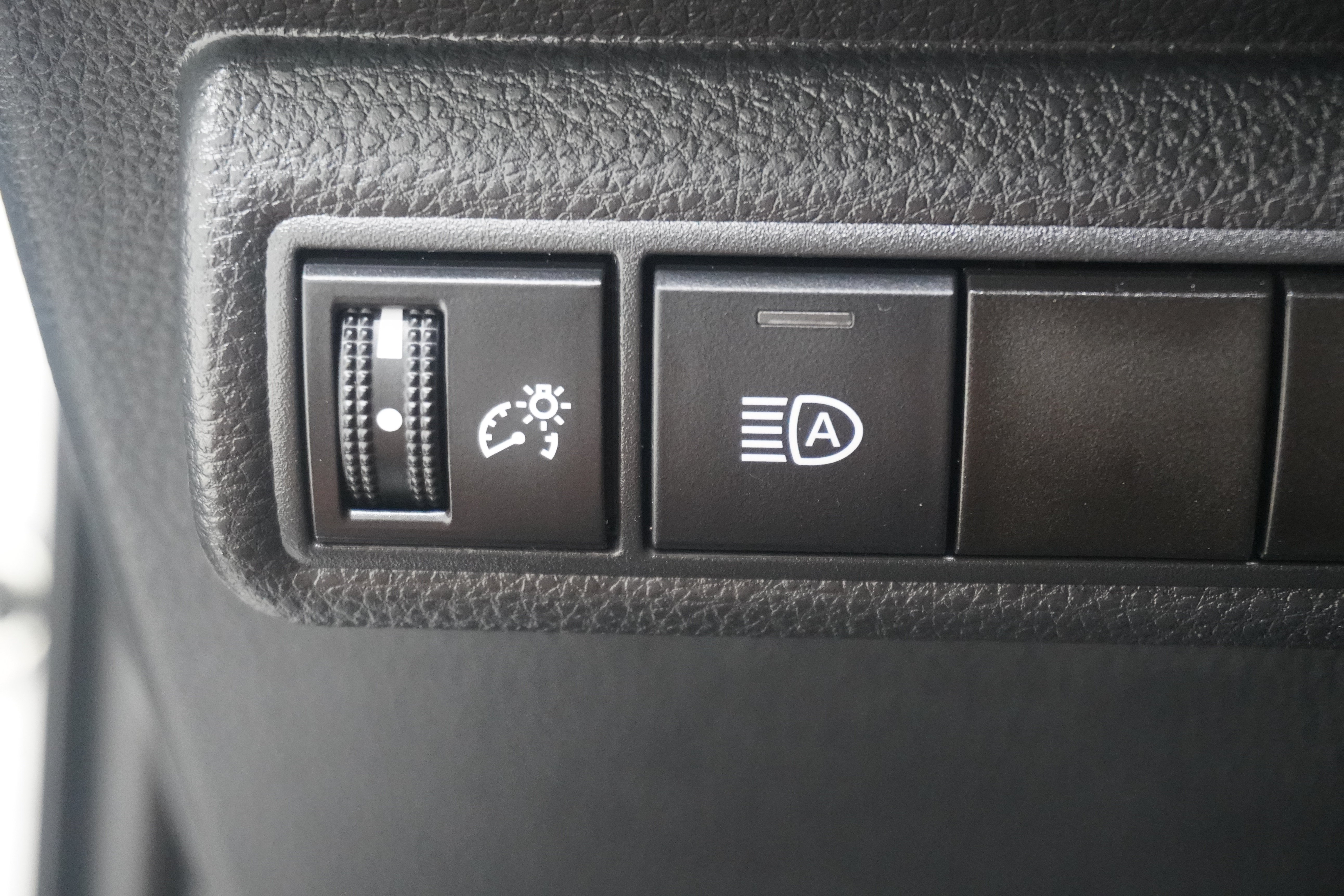 Used 2020 Toyota Corolla LE FWD image 20