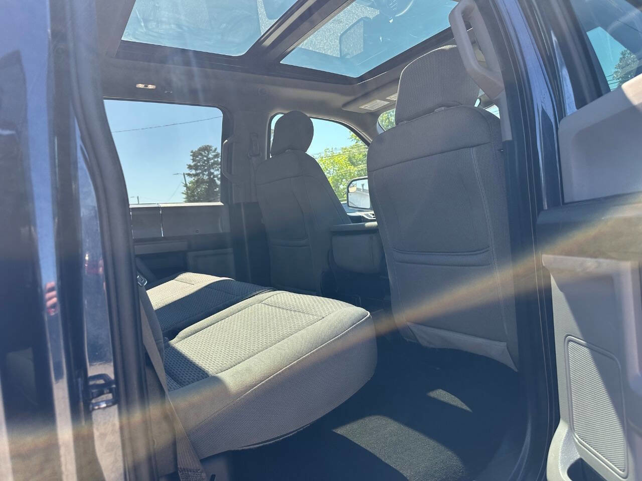 Used 2018 Ford F150 XLT w/ Equipment Group 302A Luxury AWD/4WD image 29